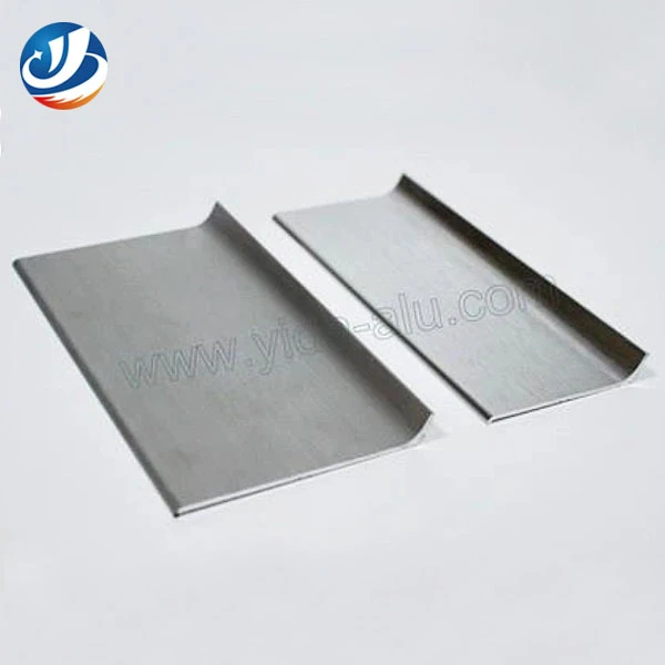 brushed aluminium skirting2