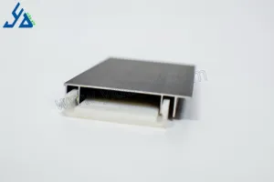 รอบอลูมิเนียมสีดํา